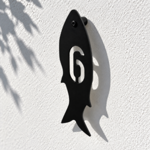 Numéro de maison poisson en aluminium – Noirmoutier – Image 1