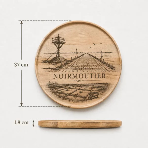 plateau en bois gravé avec décor noirmoutier, passage du gois et marais salants